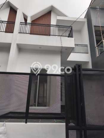 Rumah Luas Asri 3 KT Siap Pakai di Harapan Indah Bekasi Rumah Luas Asri 3 KT Siap Pakai di Harapan Indah Bekasi