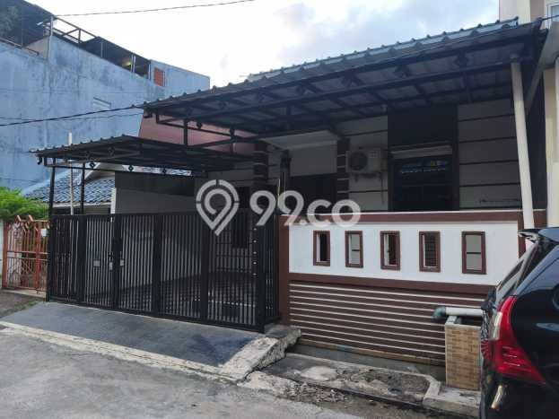 Disewakan! Rumah 3 Kamar Tidur &
2 Kamar Mandi di Harapan Indah, Bekasi Disewakan! Rumah 3 Kamar Tidur &
2 Kamar Mandi di Harapan Indah, Bekasi