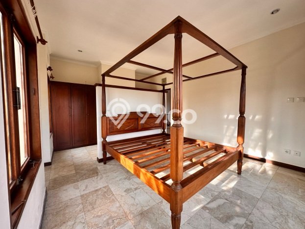 Rumah Kontrakan Badung LT 400m2 LB 300m2 Area Seminyak Rumah Kontrakan Badung LT 400m2 LB 300m2 Area Seminyak