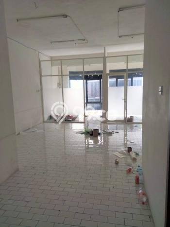Area Ramai! Ruko Dijual di Sawahan untuk Bisnis Luas Bangunan 210m2 Area Ramai! Ruko Dijual di Sawahan untuk Bisnis Luas Bangunan 210m2