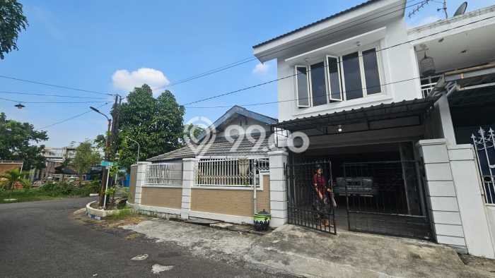 Rumah Minimalis 4 Kamar LT 220m2 di Kedung Baruk Rumah Minimalis 4 Kamar LT 220m2 di Kedung Baruk