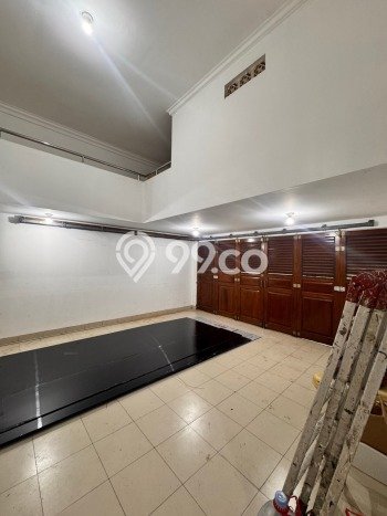 Disewakan Hunian Konsep Modern di Mulyorejo Surabaya dengan 7 Kamar Disewakan Hunian Konsep Modern di Mulyorejo Surabaya dengan 7 Kamar