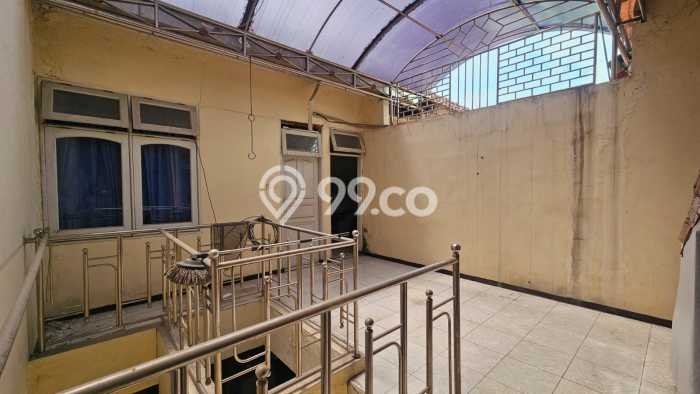 Rumah Modern 7 KT LT 210m2 di Pondok Tjandra Rumah Modern 7 KT LT 210m2 di Pondok Tjandra