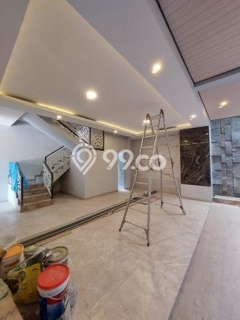 Lokasi strategis! Rumah siap pakai disewakan di Mulyorejo LB 345m2 Lokasi strategis! Rumah siap pakai disewakan di Mulyorejo LB 345m2