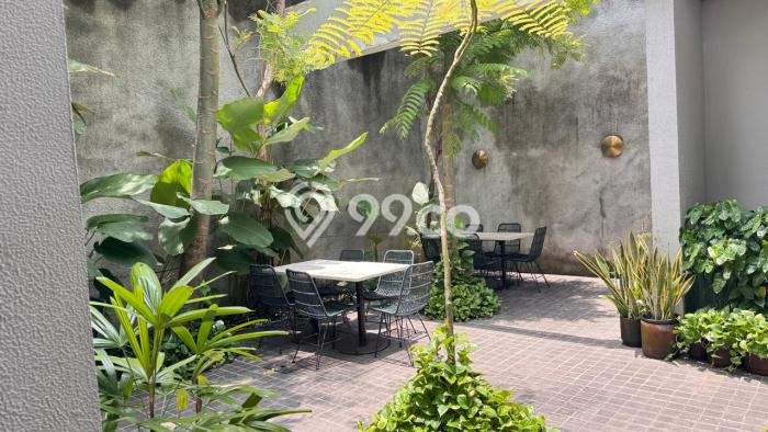 Ruko Disewa di Surabaya dengan LB 500m2 Area Komersial Ramai Ruko Disewa di Surabaya dengan LB 500m2 Area Komersial Ramai