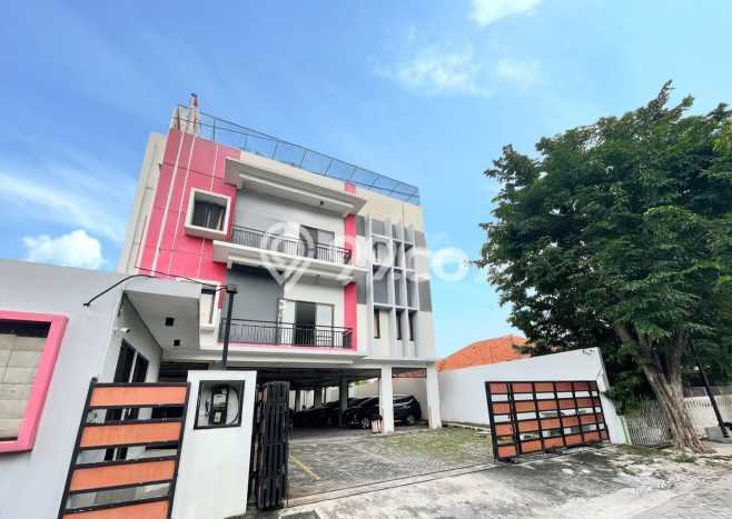 Dijual Rumah Premium dengan Fasilitas Sekitar Komplit di Tenggilis Mejoyo, Surabaya Dijual Rumah Premium dengan Fasilitas Sekitar Komplit di Tenggilis Mejoyo, Surabaya