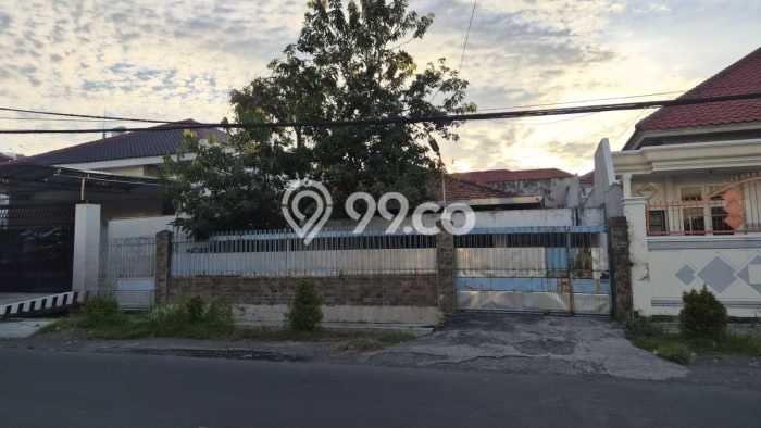 Rumah Elit LB 250m2 Siap Pakai Desain Elegan di Dharma Husada, Surabaya Rumah Elit LB 250m2 Siap Pakai Desain Elegan di Dharma Husada, Surabaya