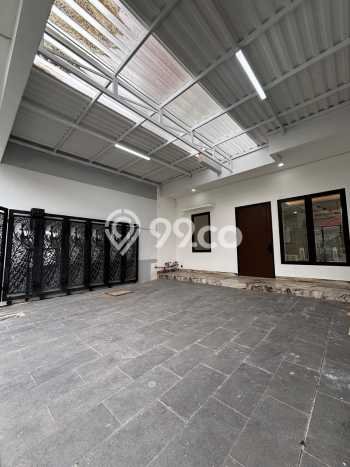 For Sale Rumah Mewah Exclusive di Dukuh Pakis, Surabaya For Sale Rumah Mewah Exclusive di Dukuh Pakis, Surabaya