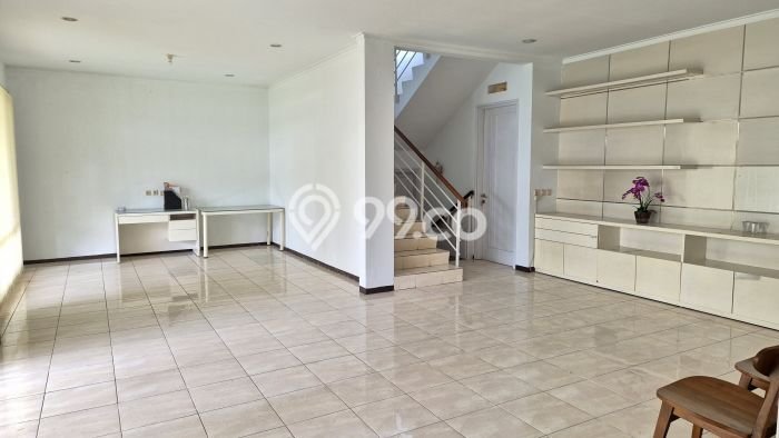 BEST CHOICE! Rumah kawasan Kota Baru Parahyangan, 4 KT, Akses Sekolah, LT 360m² LB 250m² BEST CHOICE! Rumah kawasan Kota Baru Parahyangan, 4 KT, Akses Sekolah, LT 360m² LB 250m²