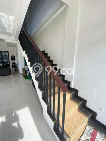 LOKASI PREMIUM! Ruko Kawasan Lippo Karawaci, Luas 140m², Lokasi Komersial LOKASI PREMIUM! Ruko Kawasan Lippo Karawaci, Luas 140m², Lokasi Komersial