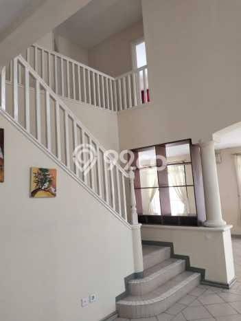 Rumah sewa siap pakai 4 KT di Lippo Karawaci, Tangerang Rumah sewa siap pakai 4 KT di Lippo Karawaci, Tangerang