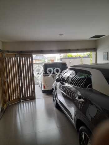 Rumah Mewah LB 343m2 Siap Huni Desain Elegan di Pondok Indah, Jakarta Selatan Rumah Mewah LB 343m2 Siap Huni Desain Elegan di Pondok Indah, Jakarta Selatan