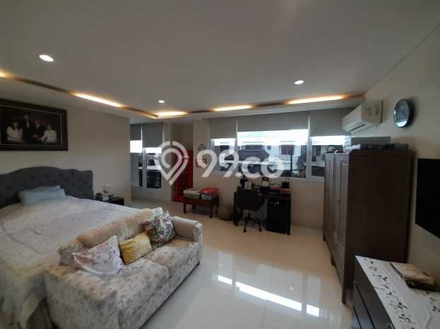Rumah Mewah LB 343m2 Siap Huni Desain Elegan di Pondok Indah, Jakarta Selatan Rumah Mewah LB 343m2 Siap Huni Desain Elegan di Pondok Indah, Jakarta Selatan