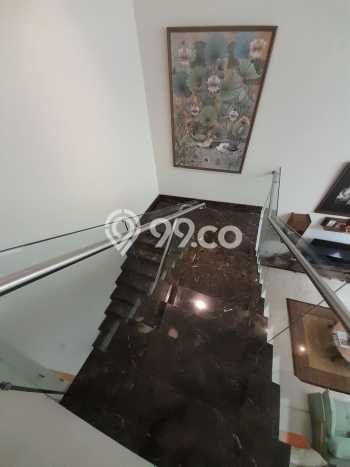 Rumah Mewah LB 343m2 Siap Huni Desain Elegan di Pondok Indah, Jakarta Selatan Rumah Mewah LB 343m2 Siap Huni Desain Elegan di Pondok Indah, Jakarta Selatan