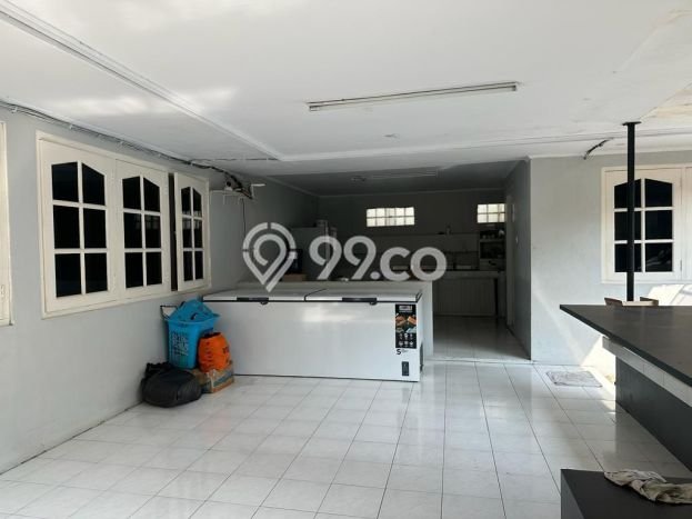 For Sale! Luxury House LT 1700m2 Desain Elegan di Kuningan For Sale! Luxury House LT 1700m2 Desain Elegan di Kuningan