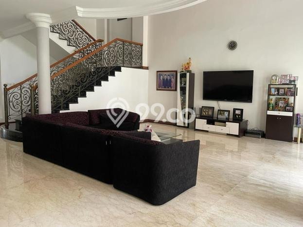 Rumah Elit Modern Tanpa Renovasi di Setra Duta Bandung Rumah Elit Modern Tanpa Renovasi di Setra Duta Bandung