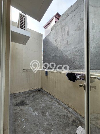 Jual Rumah Eksklusif 2 KT di Gading Serpong, Tangerang Jual Rumah Eksklusif 2 KT di Gading Serpong, Tangerang