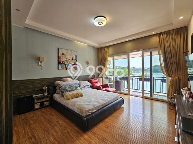 Ready to Use! Luxury House LT 216m2 Desain Modern di Gading Serpong Serenade Lake Ready to Use! Luxury House LT 216m2 Desain Modern di Gading Serpong Serenade Lake