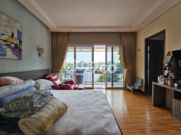 Ready to Use! Luxury House LT 216m2 Desain Modern di Gading Serpong Serenade Lake Ready to Use! Luxury House LT 216m2 Desain Modern di Gading Serpong Serenade Lake