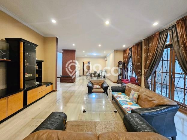 Rumah Luxury Modern Tanpa Renovasi di Kedoya Baru Jakarta Barat Rumah Luxury Modern Tanpa Renovasi di Kedoya Baru Jakarta Barat