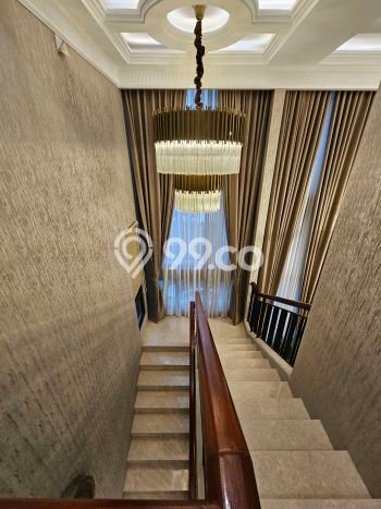 Rumah Luxury Modern Tanpa Renovasi di BSD City Tangerang Rumah Luxury Modern Tanpa Renovasi di BSD City Tangerang