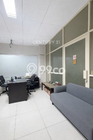 Rumah Elit Modern Siap Huni di Simprug Jakarta Selatan Rumah Elit Modern Siap Huni di Simprug Jakarta Selatan