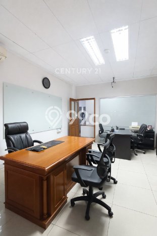 Rumah Elit Modern Siap Huni di Simprug Jakarta Selatan Rumah Elit Modern Siap Huni di Simprug Jakarta Selatan
