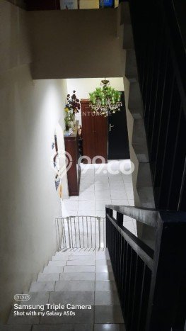 Rumah Luxury Modern Tanpa Renovasi di Pondok Kelapa Jakarta Timur Rumah Luxury Modern Tanpa Renovasi di Pondok Kelapa Jakarta Timur