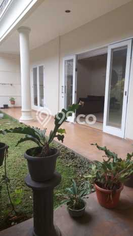 Rumah Mewah LB 650m2 Siap Huni Desain Elegan di Bintaro, Tangerang Selatan Rumah Mewah LB 650m2 Siap Huni Desain Elegan di Bintaro, Tangerang Selatan