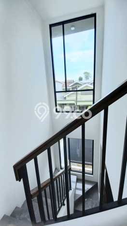 Hunian Elit LB 211m2 Siap Huni Desain Elegan di Bintaro, Tangerang Selatan Hunian Elit LB 211m2 Siap Huni Desain Elegan di Bintaro, Tangerang Selatan