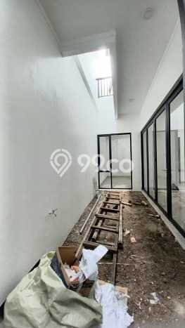 Hunian Elit LB 211m2 Siap Huni Desain Elegan di Bintaro, Tangerang Selatan Hunian Elit LB 211m2 Siap Huni Desain Elegan di Bintaro, Tangerang Selatan