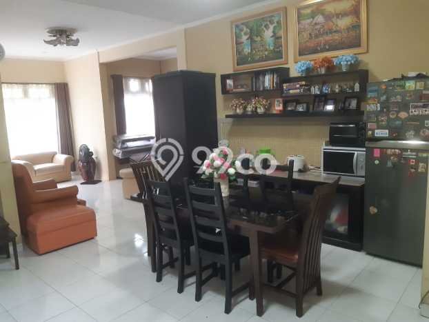 Rumah Mewah LB 220m2 Siap Huni Desain Elegan di Tanjung Barat, Jakarta Selatan Rumah Mewah LB 220m2 Siap Huni Desain Elegan di Tanjung Barat, Jakarta Selatan