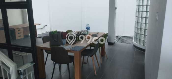 Hunian Elit LB 900m2 Siap Pakai Desain Elegan di Puri Indah, Jakarta Barat Hunian Elit LB 900m2 Siap Pakai Desain Elegan di Puri Indah, Jakarta Barat
