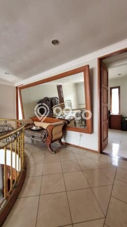 Jual Rumah Mewah Megah Dengan View Cantik di Rempoa, Tangerang Selatan Jual Rumah Mewah Megah Dengan View Cantik di Rempoa, Tangerang Selatan