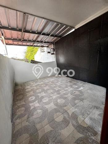 Rumah Modern 5 Kamar LT 108m2 di Petukangan Rumah Modern 5 Kamar LT 108m2 di Petukangan