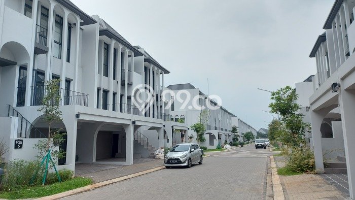 Rumah Luxury Modern Tanpa Renovasi di BSD Green Wich Tangerang Rumah Luxury Modern Tanpa Renovasi di BSD Green Wich Tangerang