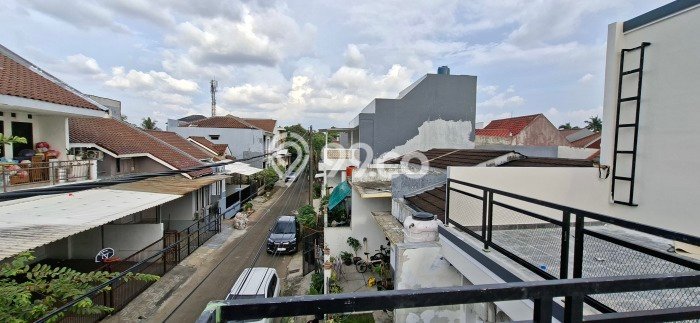 Jual Rumah Bagus Siap Huni LB 180m2 di Serpong Utara, Tangerang Selatan Jual Rumah Bagus Siap Huni LB 180m2 di Serpong Utara, Tangerang Selatan