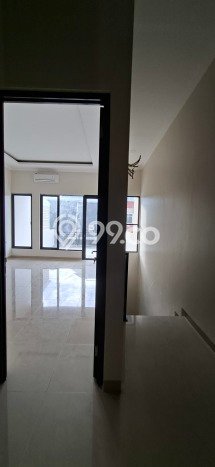 Rumah Modern Minimalis 4 KT Bisa Langsung Pindah di Serpong Utara Rumah Modern Minimalis 4 KT Bisa Langsung Pindah di Serpong Utara