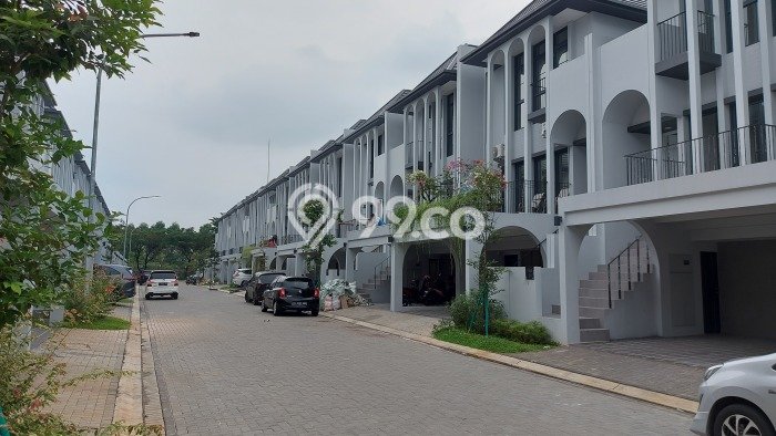 Rumah Luxury Modern Tanpa Renovasi di BSD Green Wich Tangerang Rumah Luxury Modern Tanpa Renovasi di BSD Green Wich Tangerang