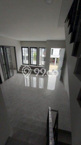 Rumah Luxury Modern Tanpa Renovasi di BSD Green Wich Tangerang Rumah Luxury Modern Tanpa Renovasi di BSD Green Wich Tangerang