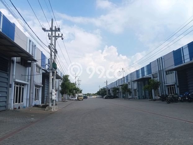 Disewakan Gudang komersial di Sidoarjo luas bangunan 330m2 Disewakan Gudang komersial di Sidoarjo luas bangunan 330m2