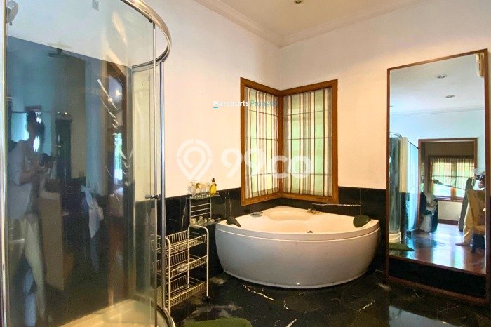 Dijual Rumah 2 In 1 Klasik Lokasi Premium Area Jl. Sisingamangaraja Kebayoran Baru Dijual Rumah 2 In 1 Klasik Lokasi Premium Area Jl. Sisingamangaraja Kebayoran Baru