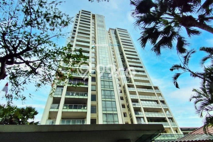 Disewakan 3BR Apartemen The Residence Terawat Disewakan 3BR Apartemen The Residence Terawat