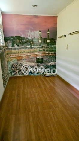 Disewakan Rumah Klasik Lingkungan Tenang dan Bebas Banjir Area Jl. Jaya Mandala Kuningan Disewakan Rumah Klasik Lingkungan Tenang dan Bebas Banjir Area Jl. Jaya Mandala Kuningan