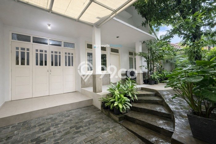 Dijual Rumah Klasik Cocok untuk Hunian Keluarga Area Jl. Dempo Kebayoran Baru Dijual Rumah Klasik Cocok untuk Hunian Keluarga Area Jl. Dempo Kebayoran Baru