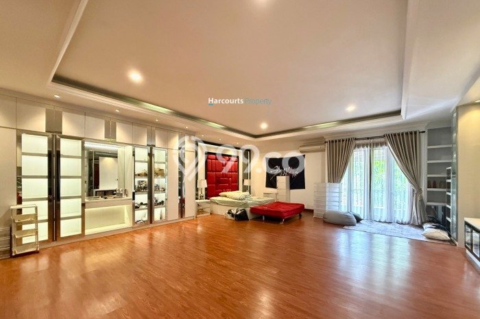 Dijual Luxury Classic House Terawat Area Jl. Sekolah Kencana Pondok Indah Dijual Luxury Classic House Terawat Area Jl. Sekolah Kencana Pondok Indah