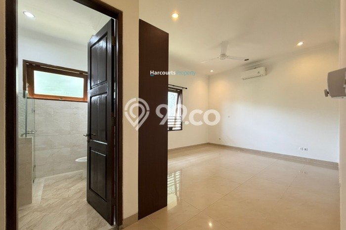 Disewakan Compound Terawat Classic Tropical Area Pejaten Disewakan Compound Terawat Classic Tropical Area Pejaten