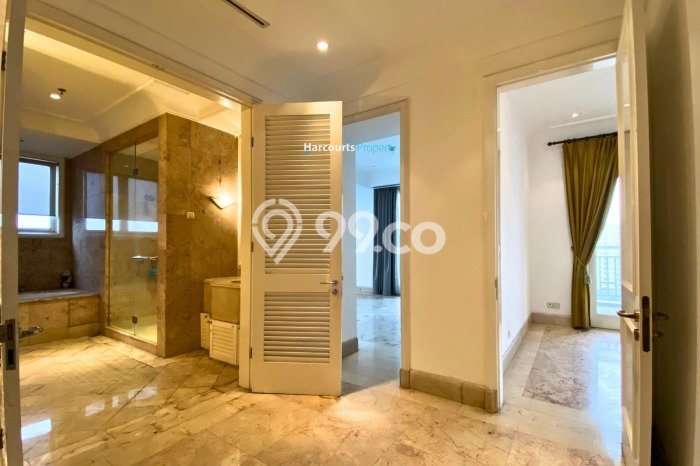 Disewakan 3BR Apartemen The Residence Terawat Disewakan 3BR Apartemen The Residence Terawat