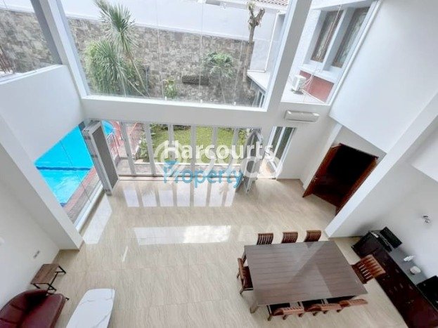Dijual Rumah Modern Lingkungan Tenang Lokasi Strategis Area Jl. Dukuh Patra Kuningan Dijual Rumah Modern Lingkungan Tenang Lokasi Strategis Area Jl. Dukuh Patra Kuningan