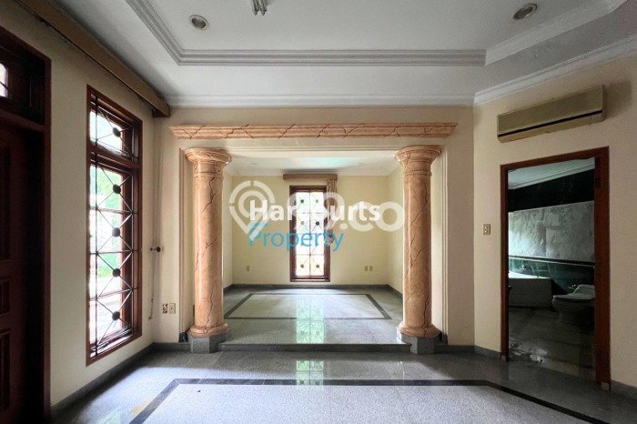 Dijual Turun Harga Rumah Klasik Eropa Area Jl. Wijaya Kebayoran Baru Dijual Turun Harga Rumah Klasik Eropa Area Jl. Wijaya Kebayoran Baru